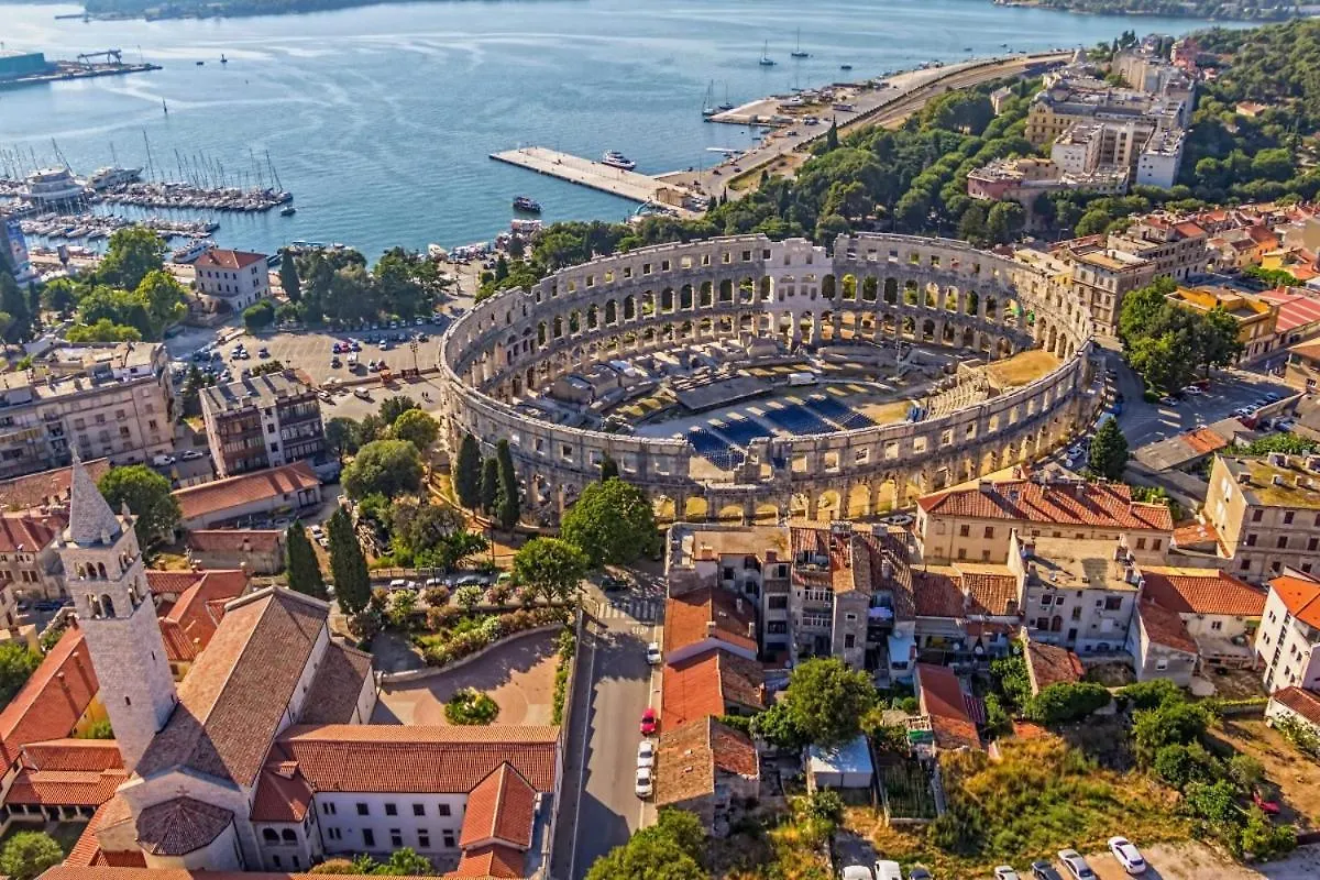 Villa Ene In Pula - Haus Fuer 6 Personen