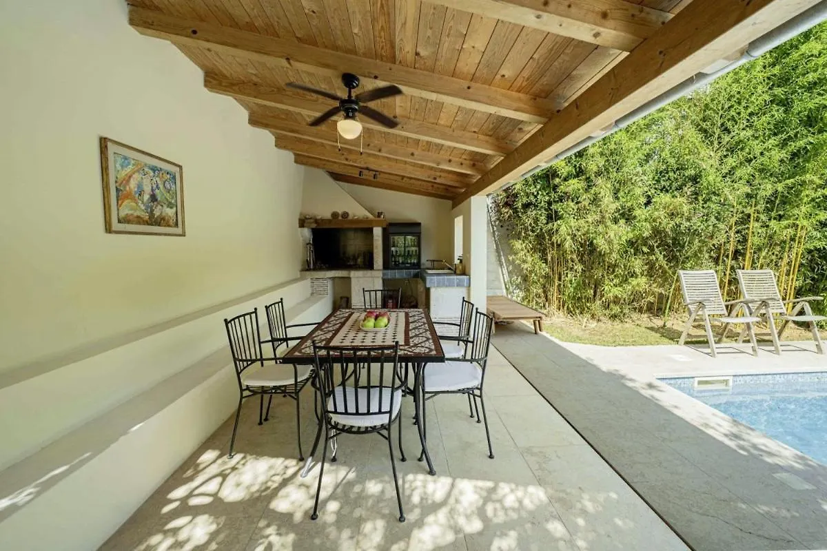 Villa Ene In Pula - Haus Fuer 6 Personen Kroatien