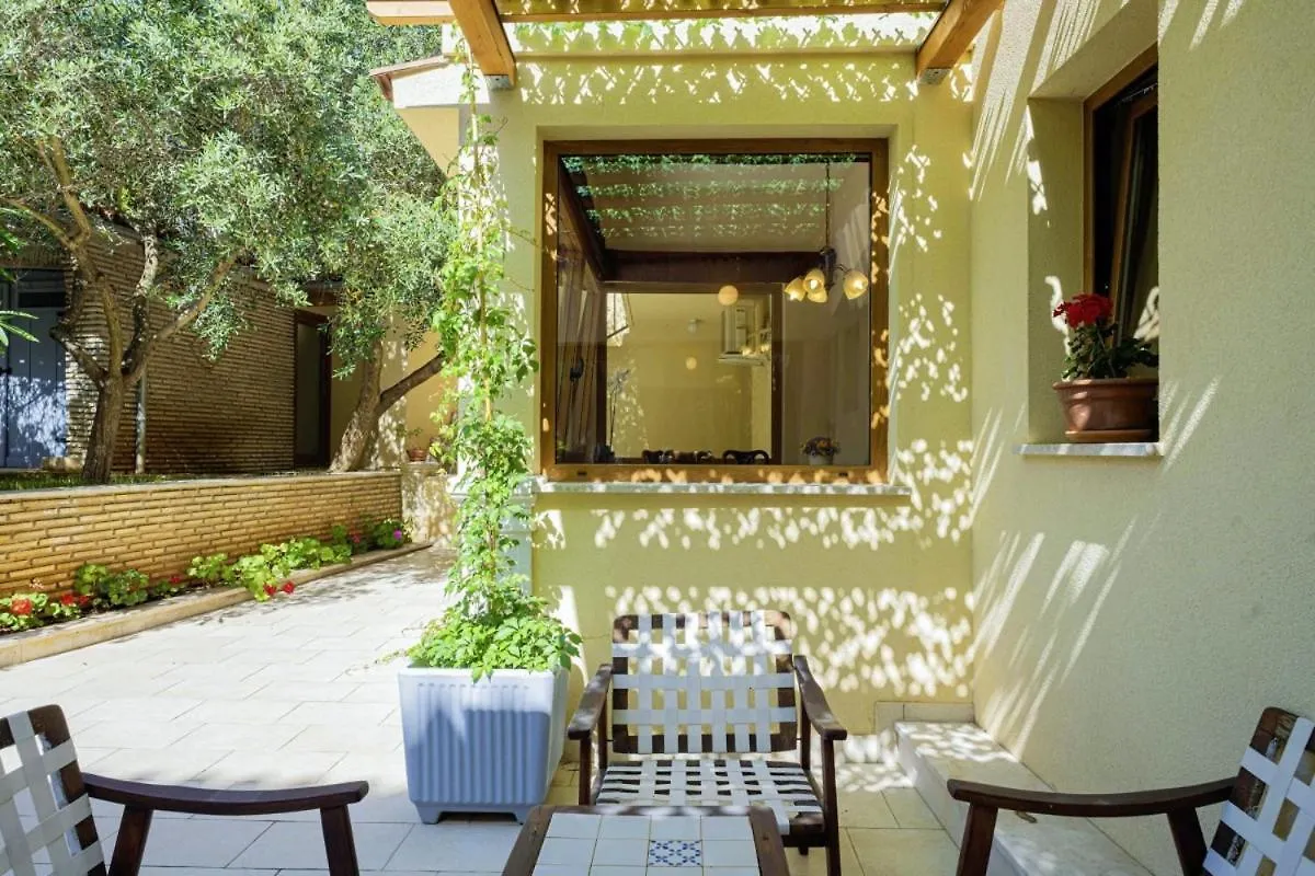 Villa Ene In Pula - Haus Fuer 6 Personen
